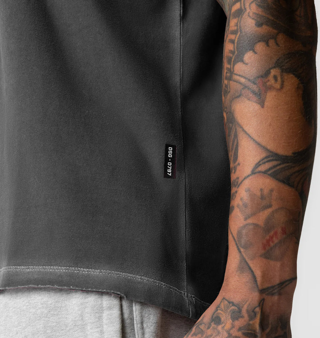 TECH ESSENTIAL RELAXED TEE-FADED GREY